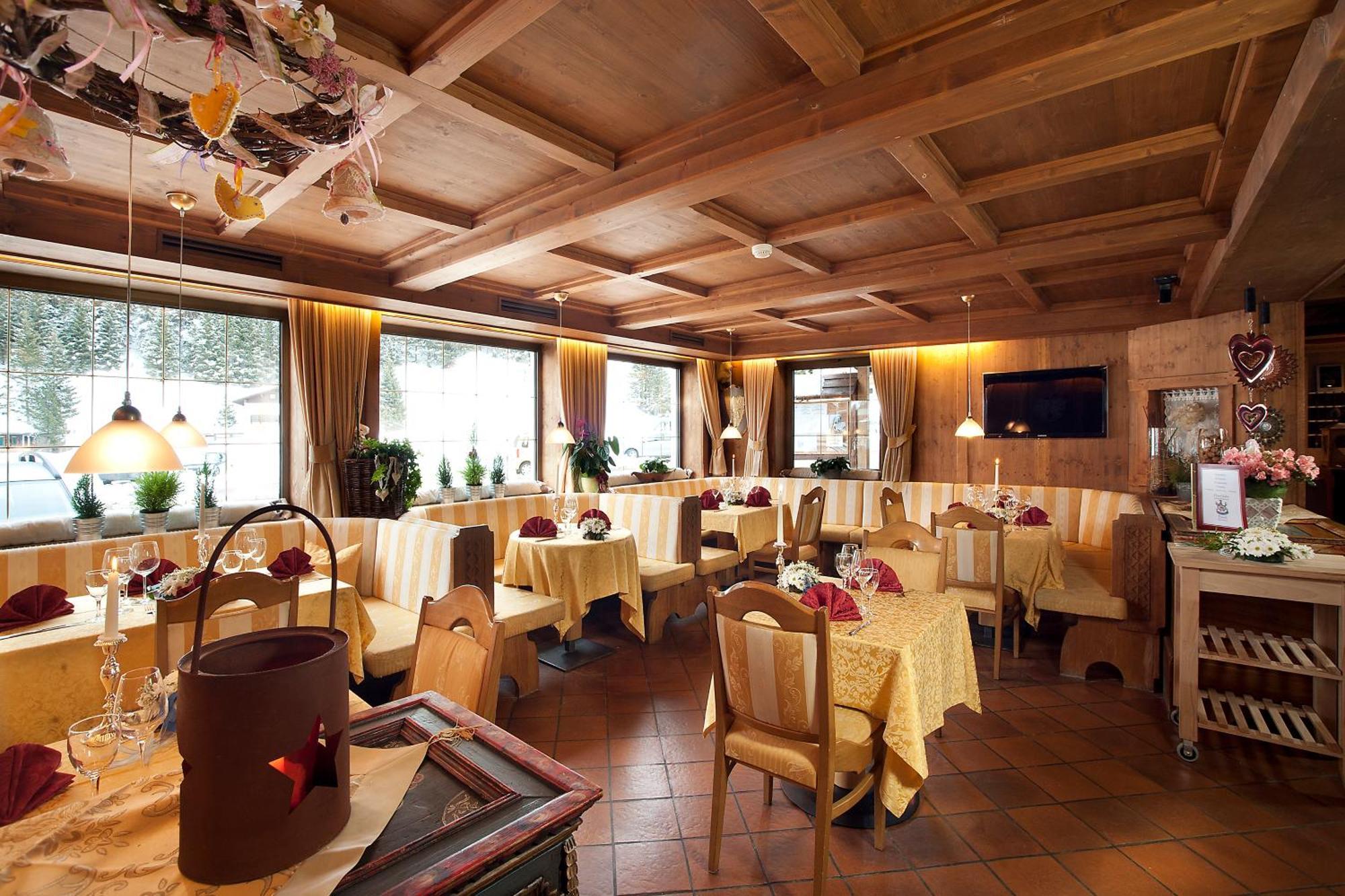 Hotel Italia Corvara In Badia Eksteriør billede