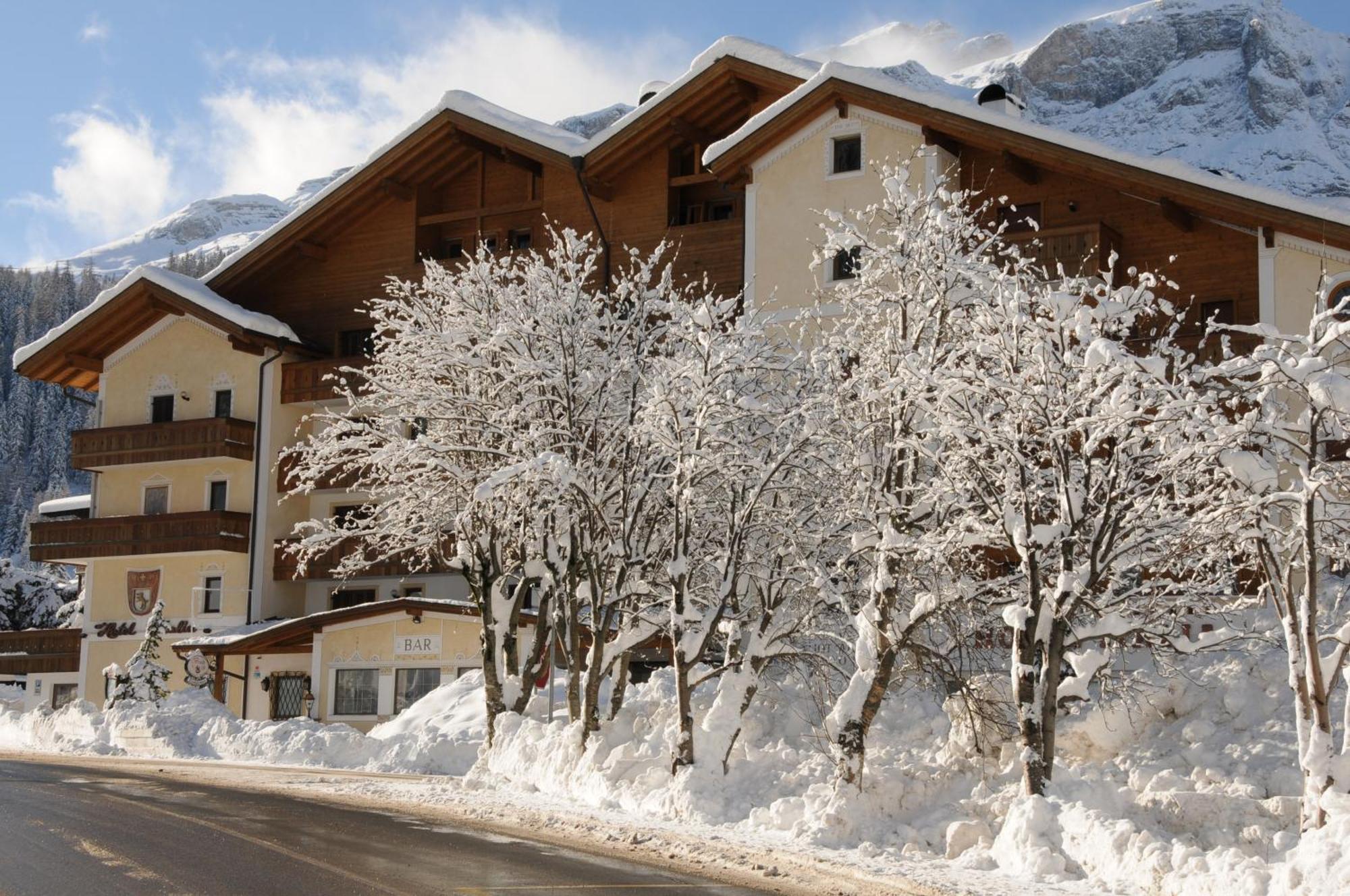 Hotel Italia Corvara In Badia Eksteriør billede