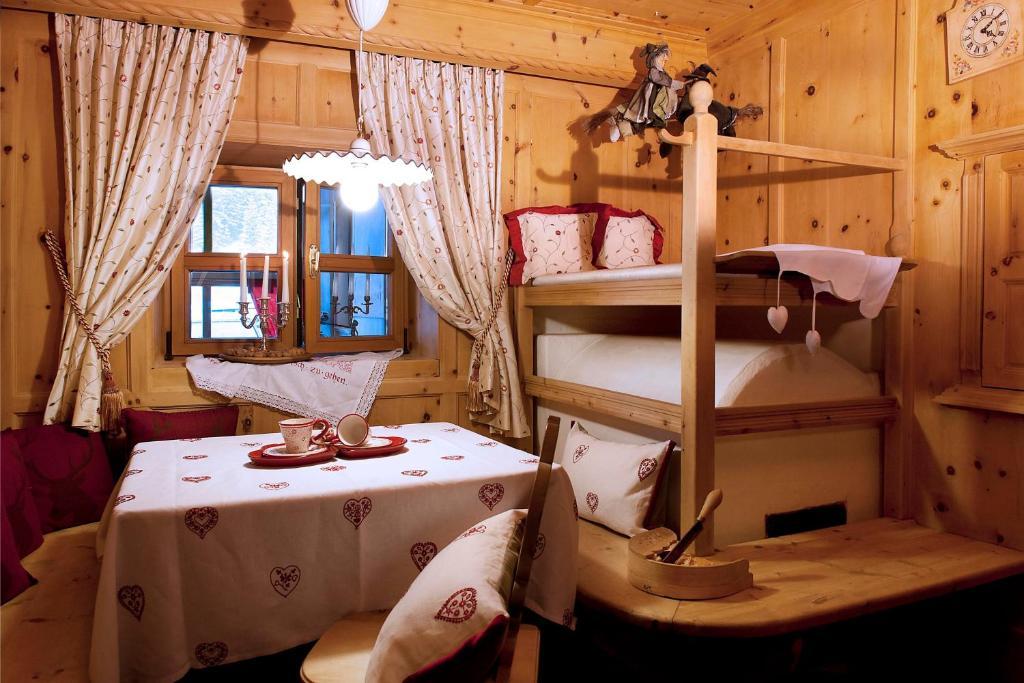 Hotel Italia Corvara In Badia Eksteriør billede