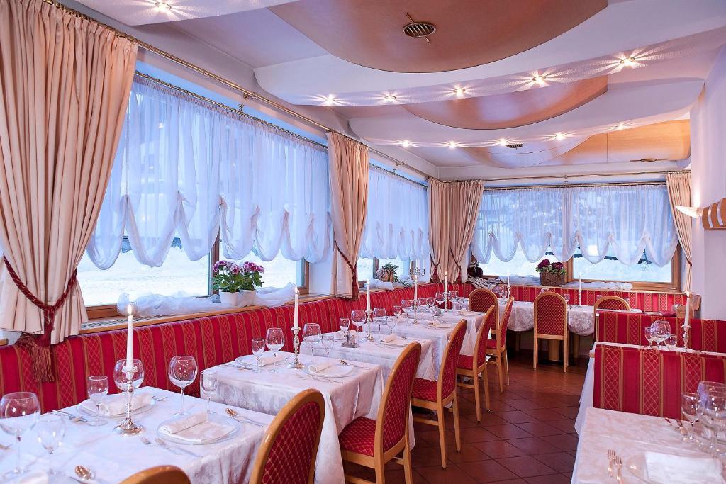 Hotel Italia Corvara In Badia Eksteriør billede